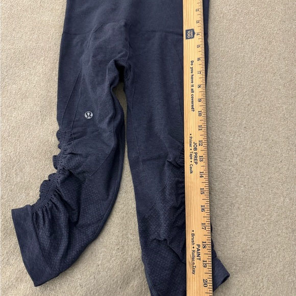 Lululemon In the Flow Crop IIII Sz 4 Ribbed Stretch Leggings Knee Length Ruched - Picture 3 of 7